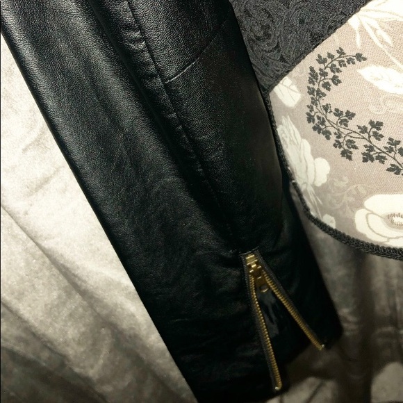 Black leather jacket with printed detail. - Picture 4 of 5